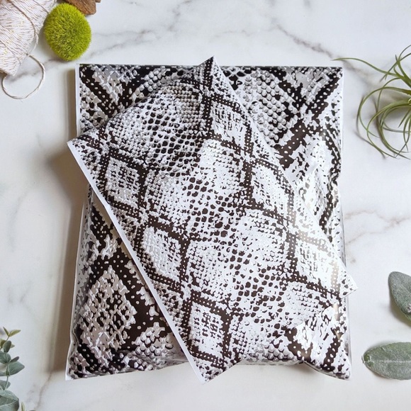 50 6X9 Poly Mailers Snake Shipping Envelopes PRICE IS FIRM - Picture 2 of 5